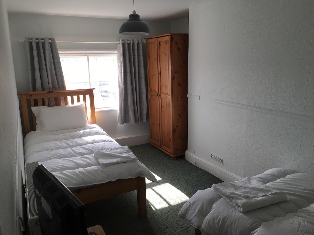 The Cross Keys Hotel Llanymynech 외부 사진