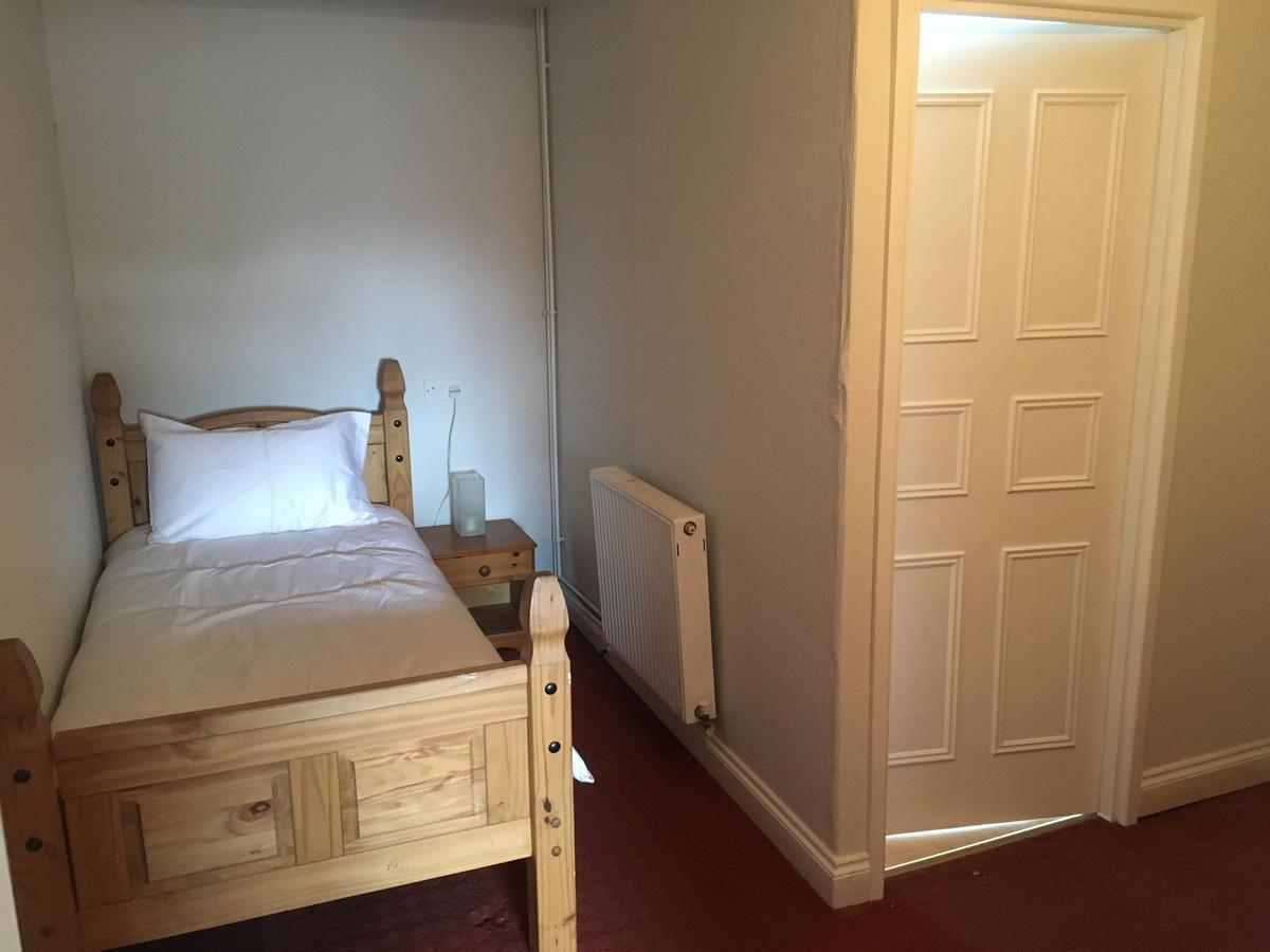 The Cross Keys Hotel Llanymynech 외부 사진